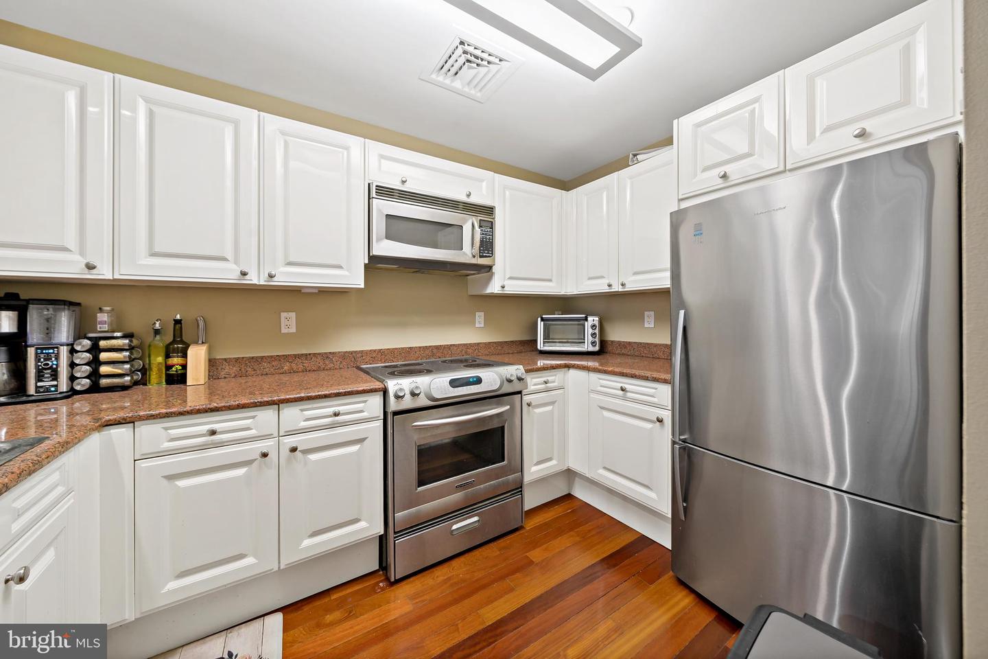 1500 Chestnut St #10e Property Photo 7