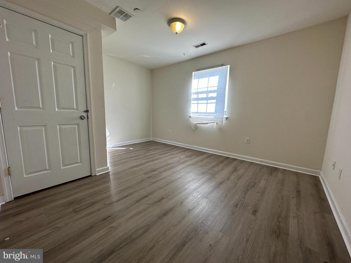 1734 Monument St Property Photo 19