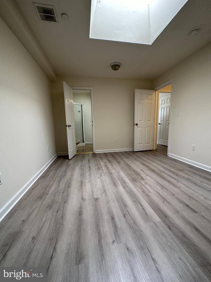 1734 Monument St Property Photo 20