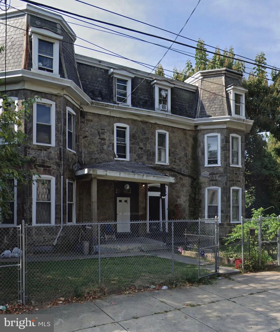 1902-04 W Tioga St Property Photo 1