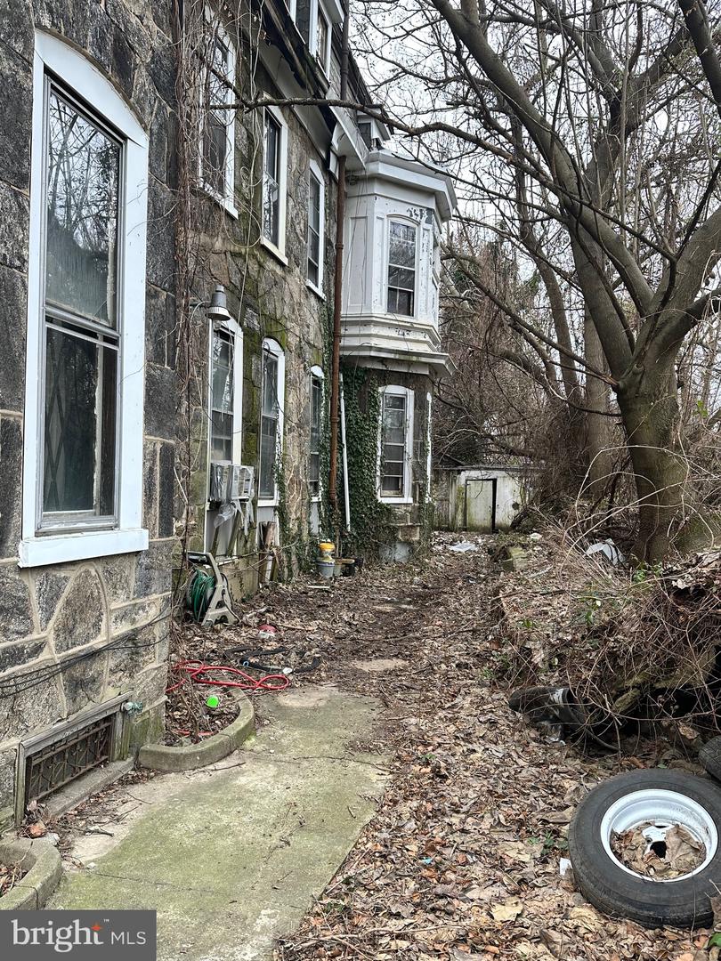 1902-04 W Tioga St Property Photo 4