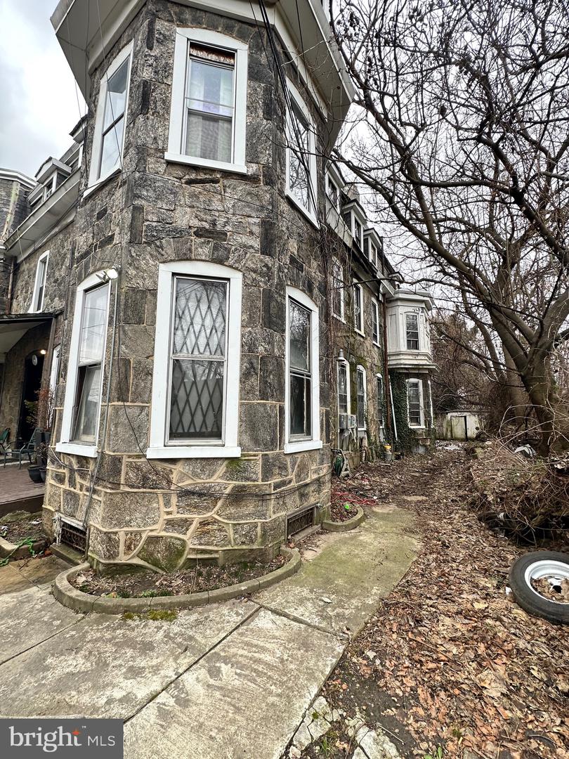 1902-04 W Tioga St Property Photo 5