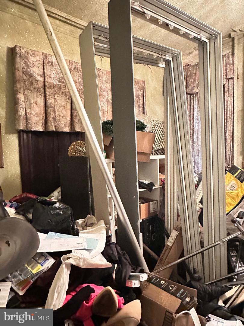 1902-04 W Tioga St Property Photo 19