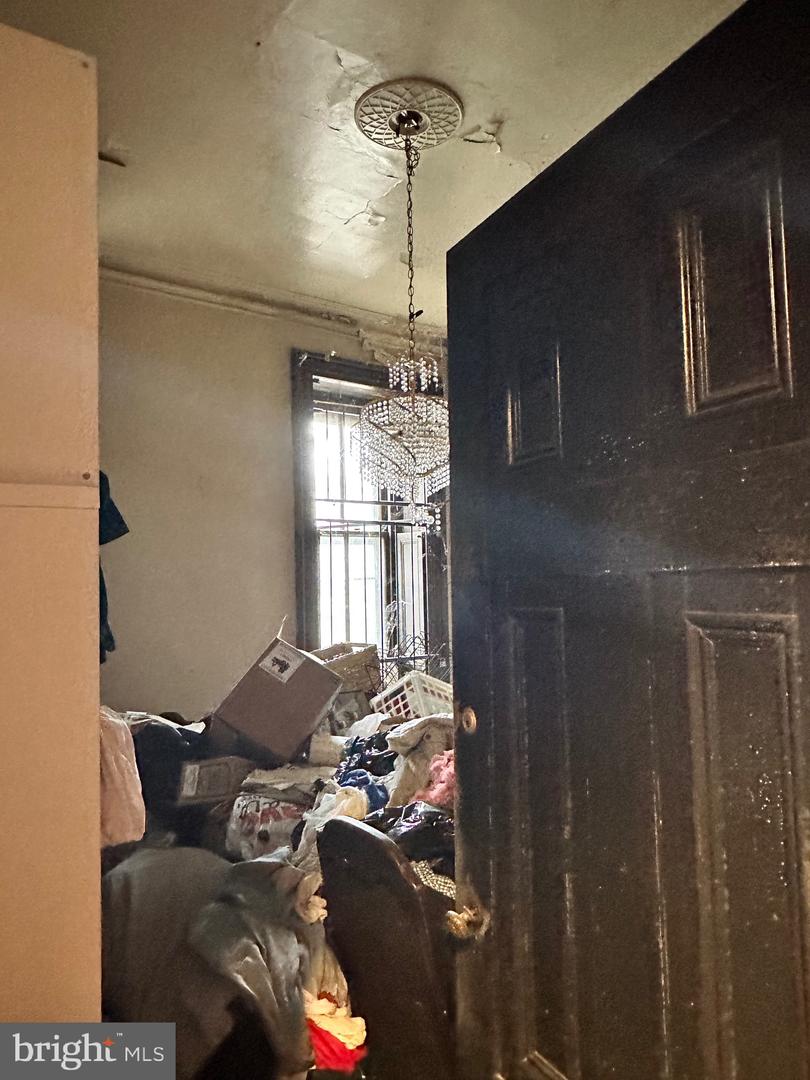 1902-04 W Tioga St Property Photo 23