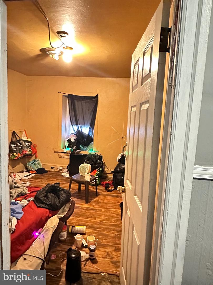 1902-04 W Tioga St Property Photo 31