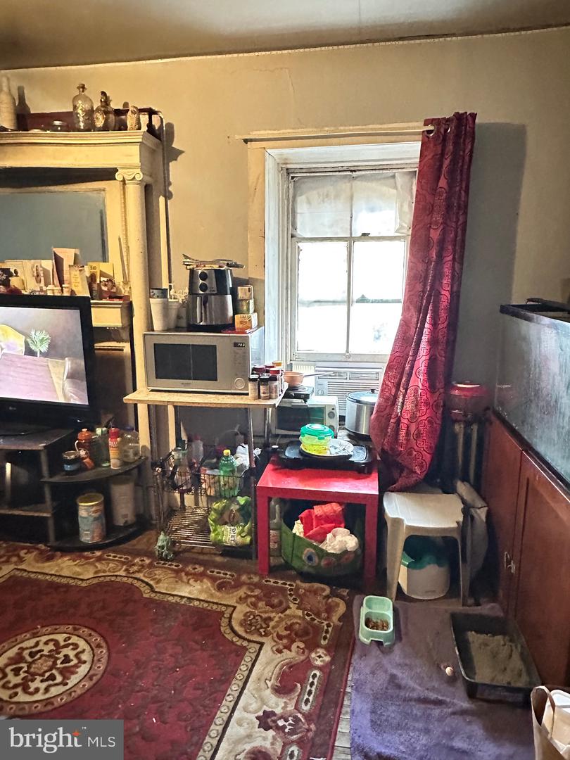 1902-04 W Tioga St Property Photo 34