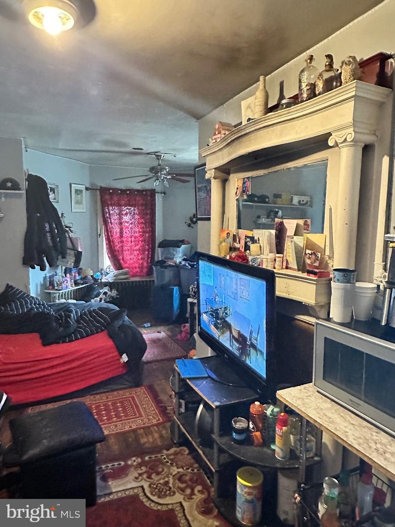 1902-04 W Tioga St Property Photo 35