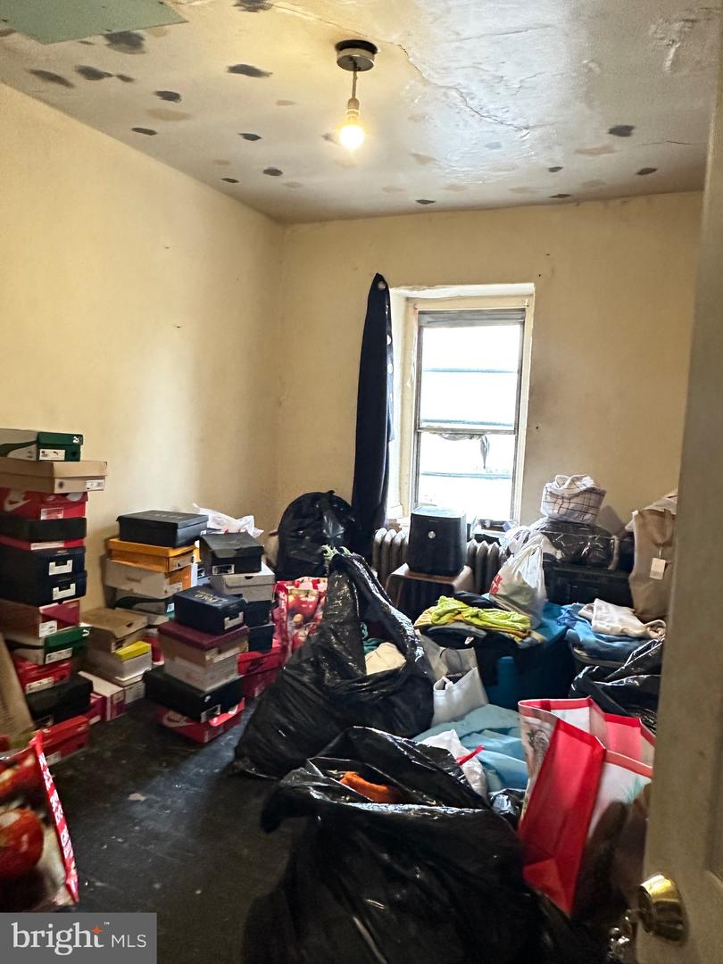 1902-04 W Tioga St Property Photo 37