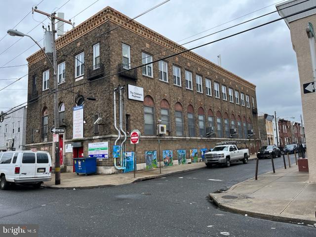 2501-15 S MARSHALL ST Property Photo 1