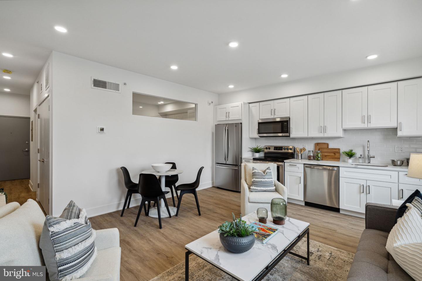 1201 W Girard Ave #one Bedroom Property Photo 3