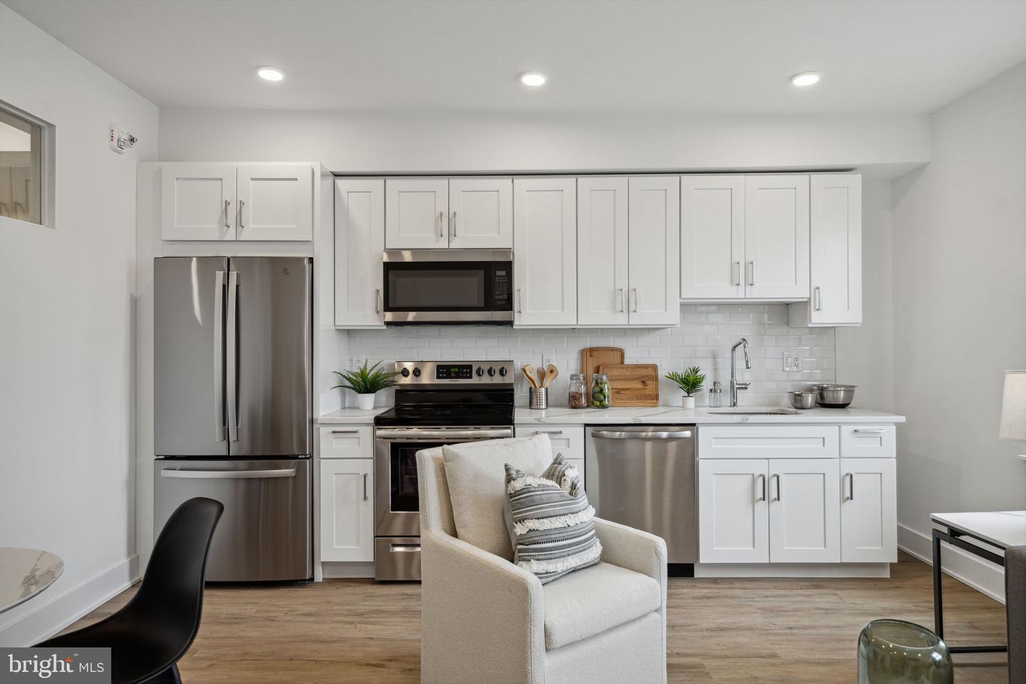 1201 W Girard Ave #one Bedroom Property Photo 4