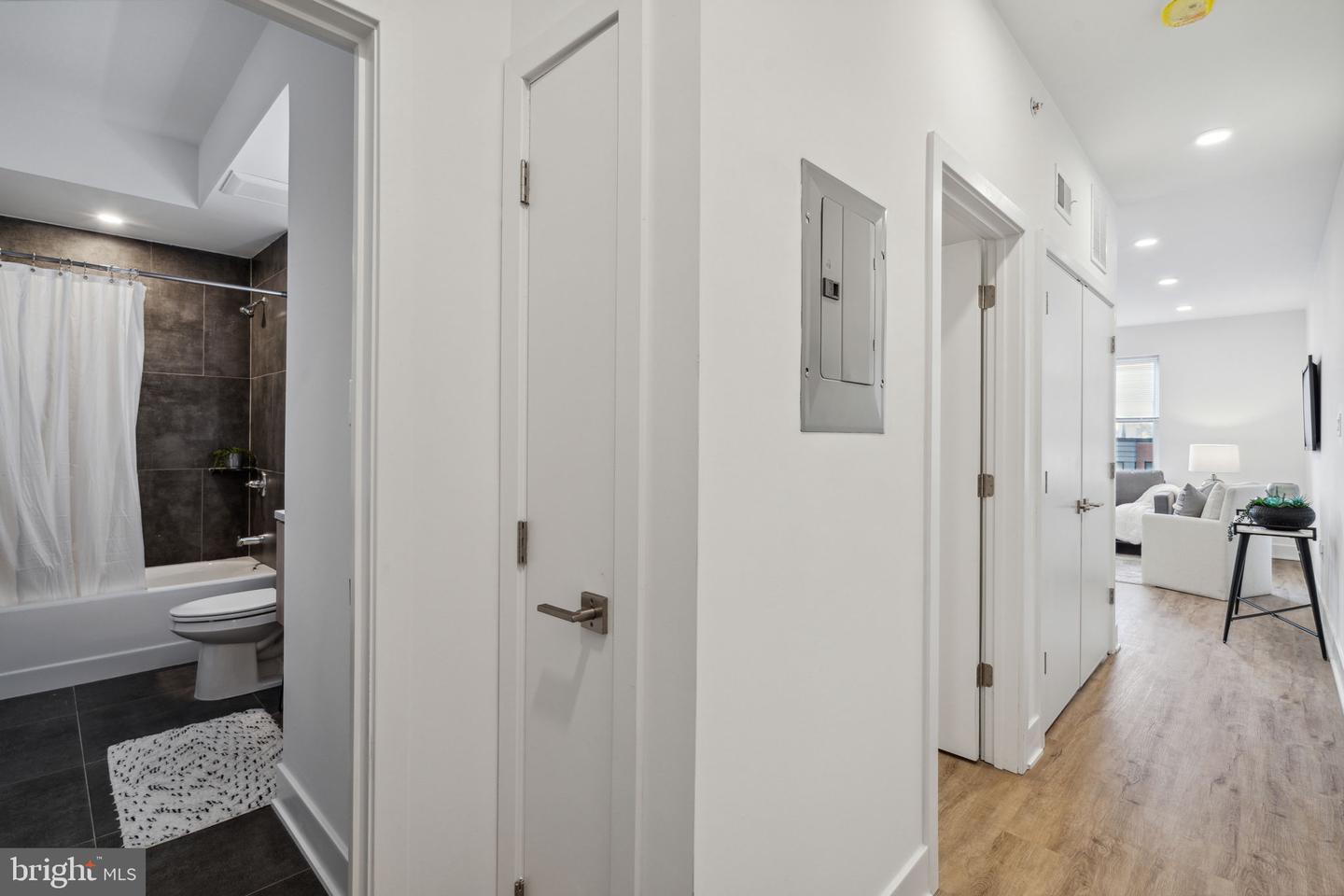 1201 W Girard Ave #one Bedroom Property Photo 11