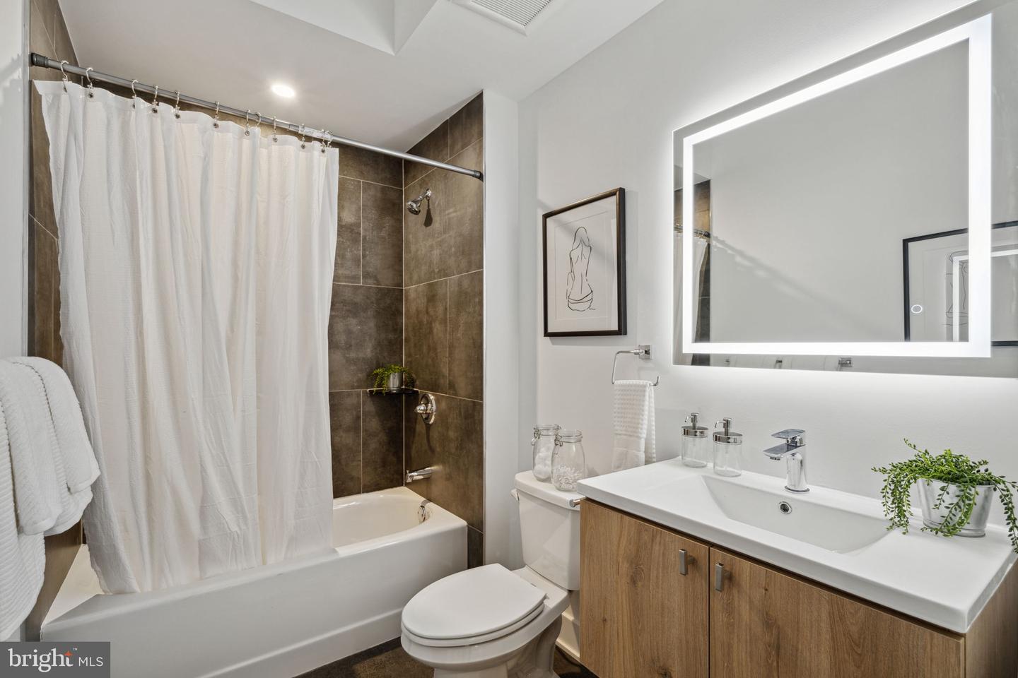 1201 W Girard Ave #one Bedroom Property Photo 12