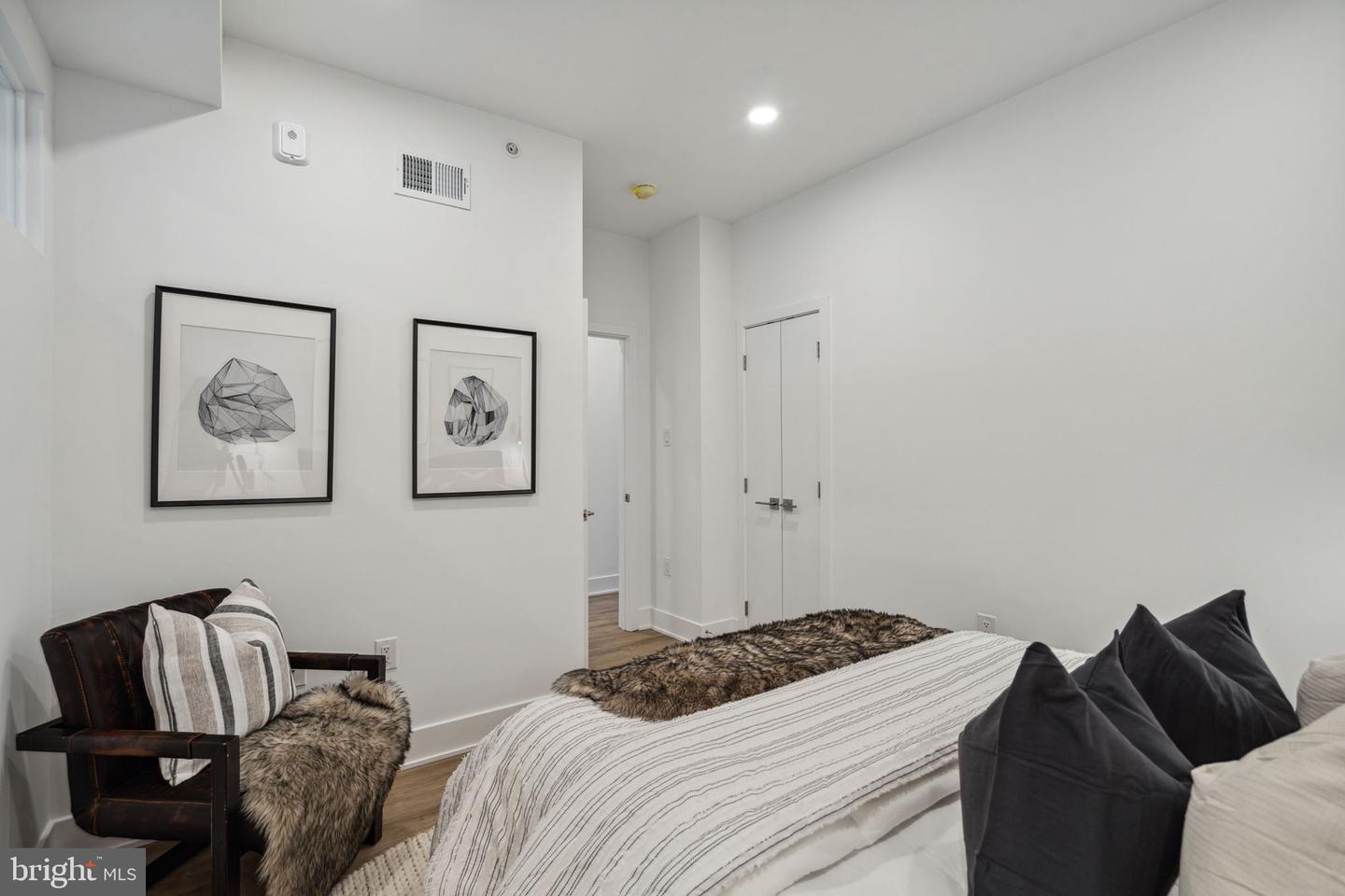 1201 W Girard Ave #one Bedroom Property Photo 14