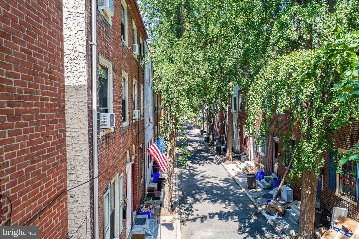 114 N Mole St Property Photo 3