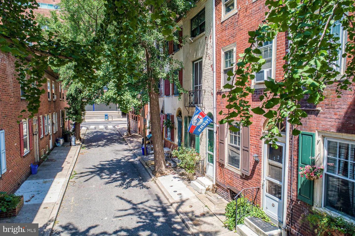 114 N Mole St Property Photo 5