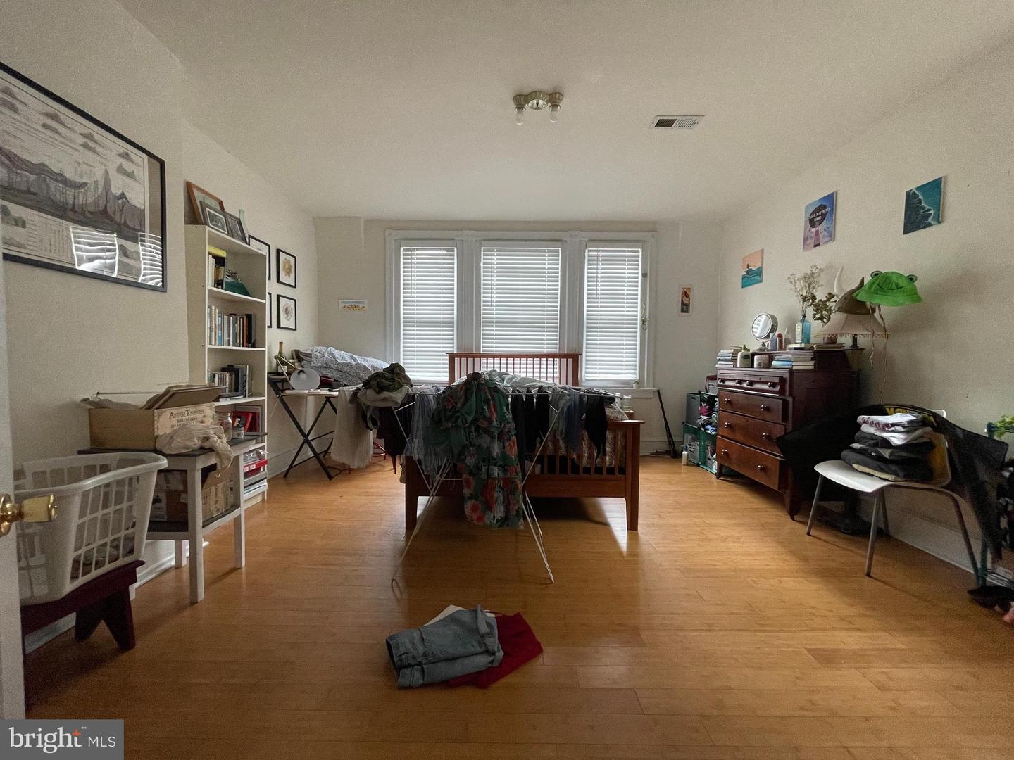 4333 Pine St Property Photo 4