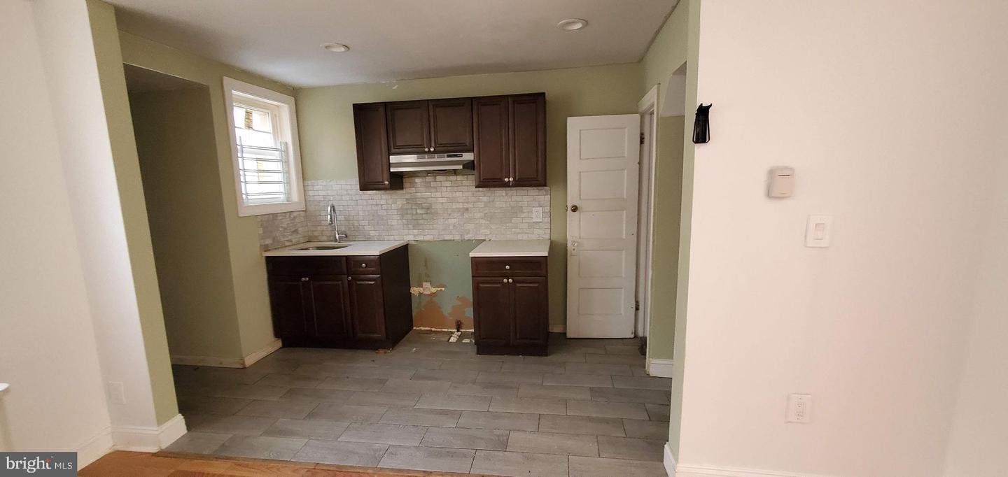 2027 Widener Pl Property Photo 5