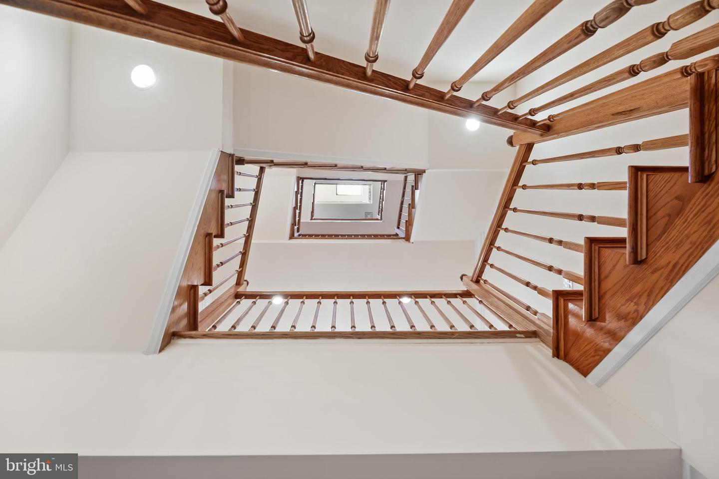 124 Bainbridge St Property Photo 10
