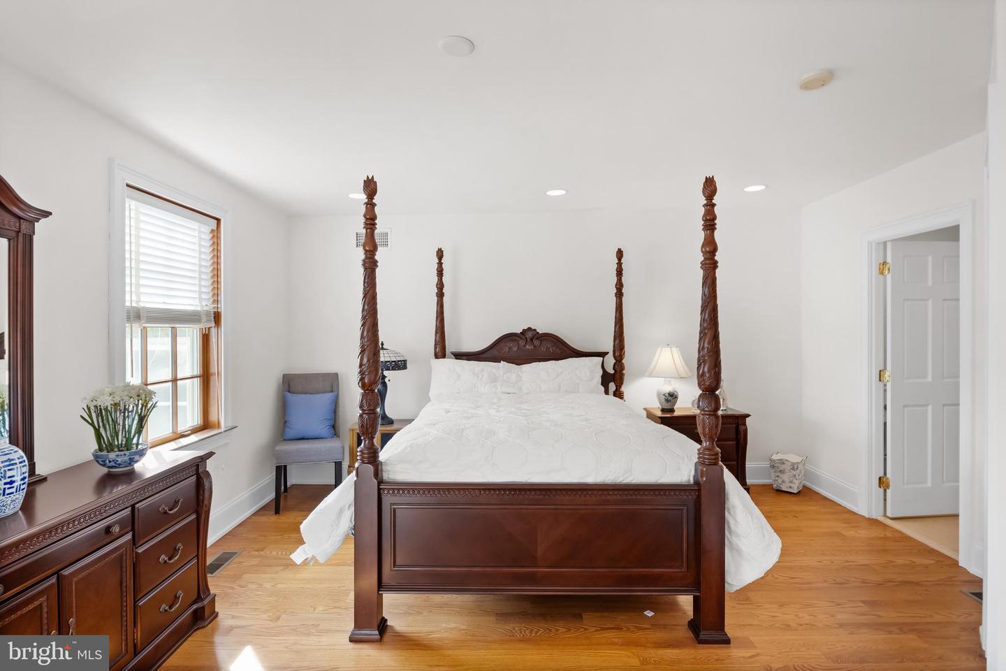 124 Bainbridge St Property Photo 34