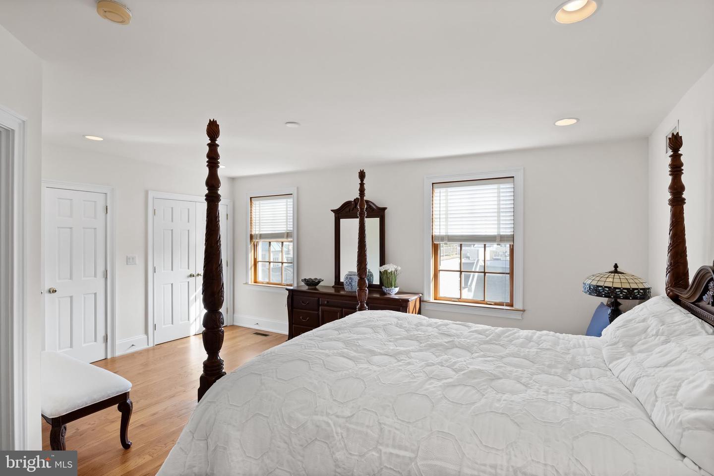 124 Bainbridge St Property Photo 35