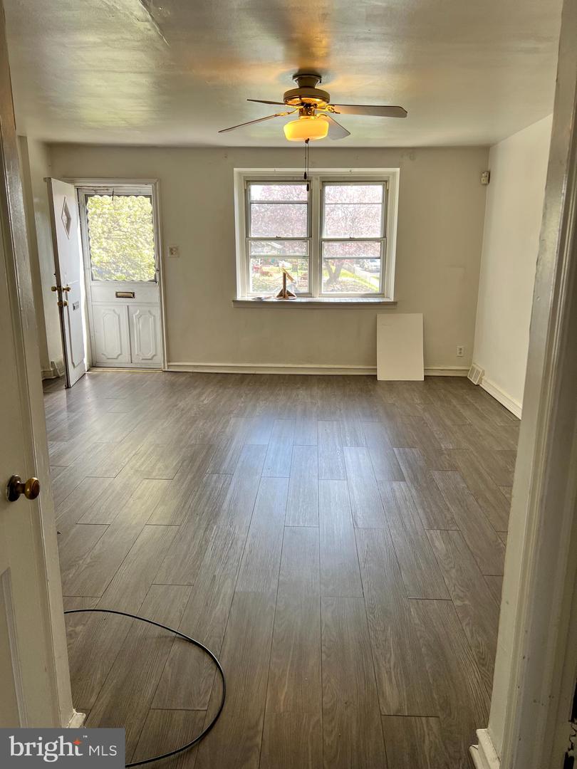 5440 Bingham St Property Photo 3