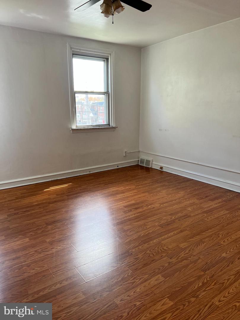 5440 Bingham St Property Photo 13