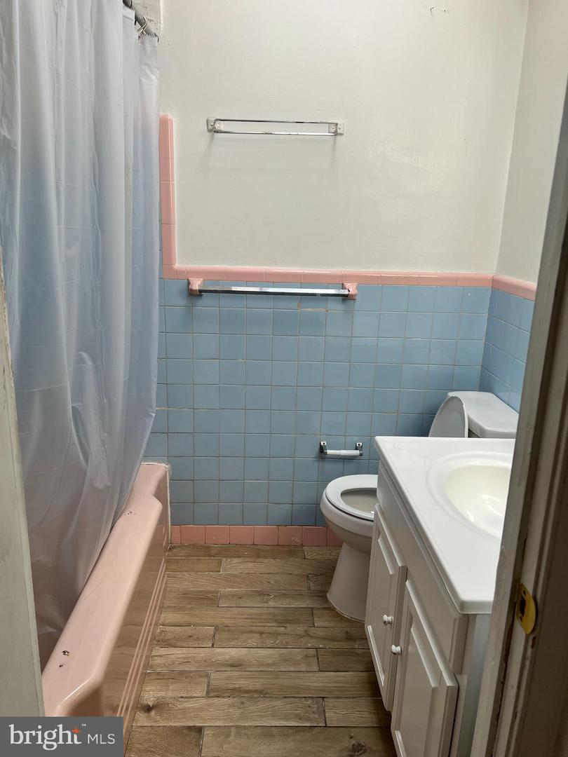 5440 Bingham St Property Photo 14