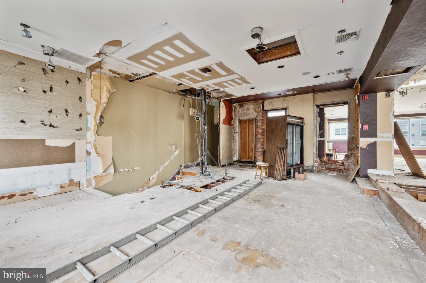 4348-50 Main St Property Photo 11