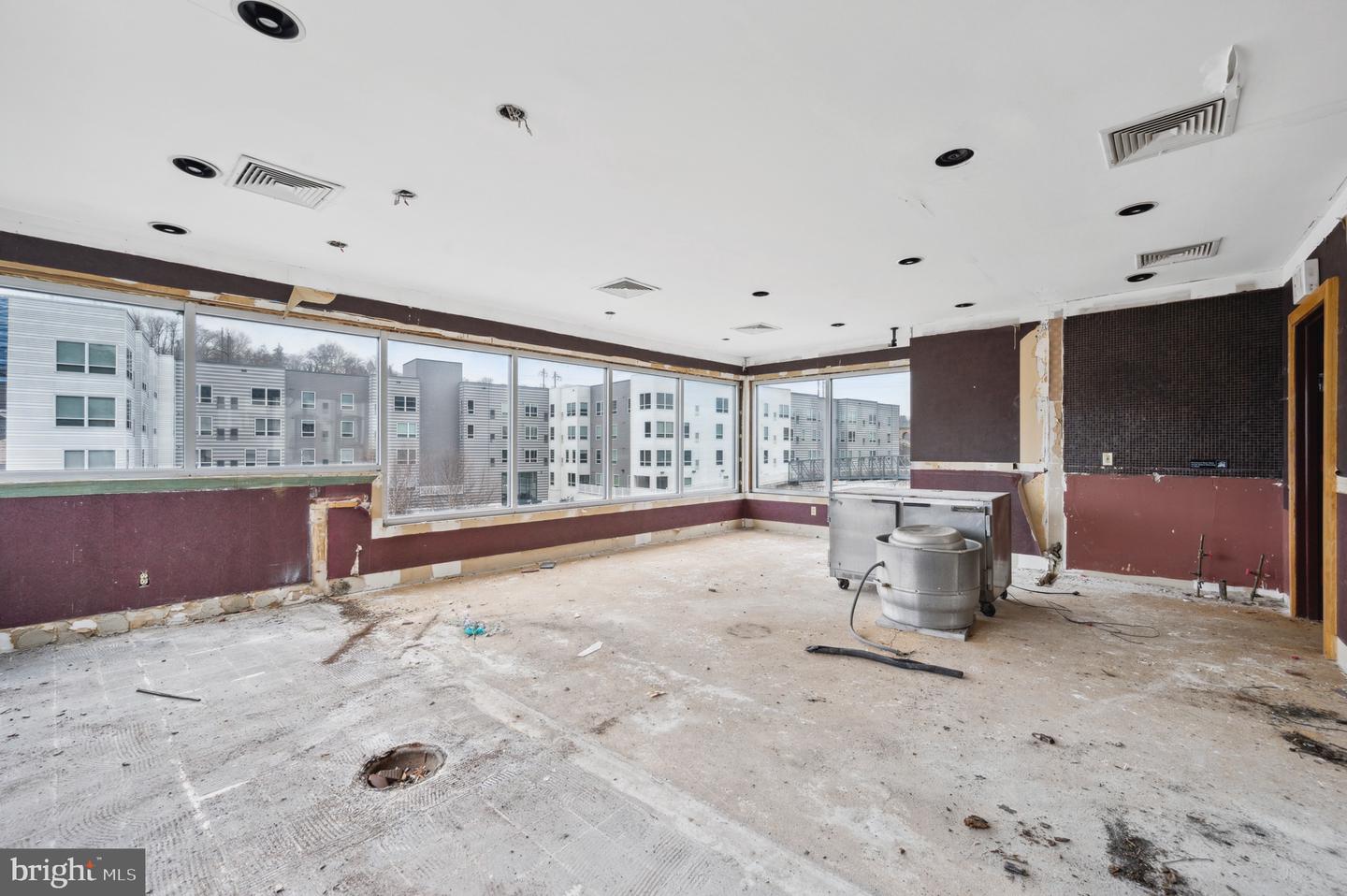 4348-50 Main St Property Photo 12