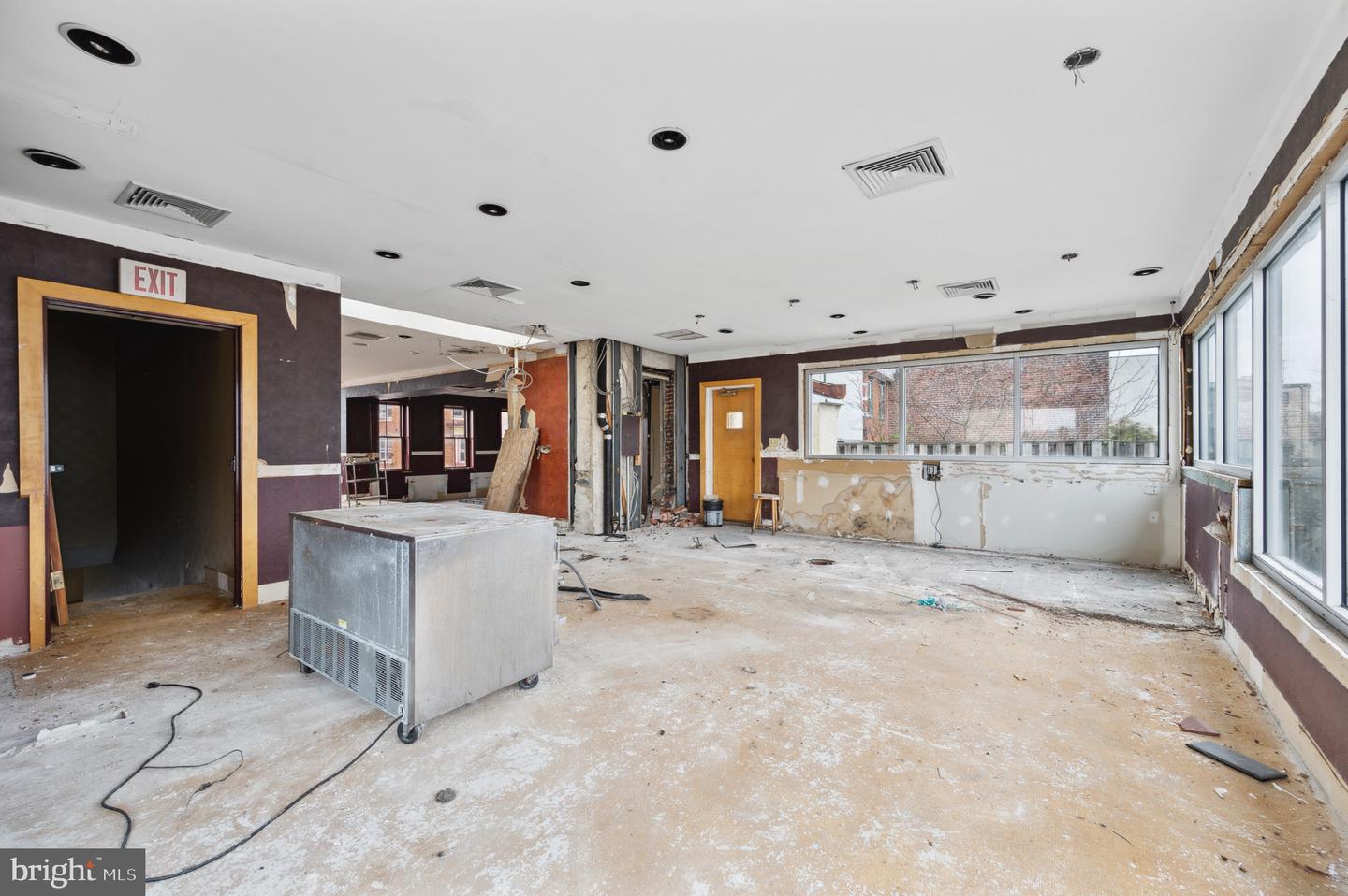 4348-50 Main St Property Photo 14