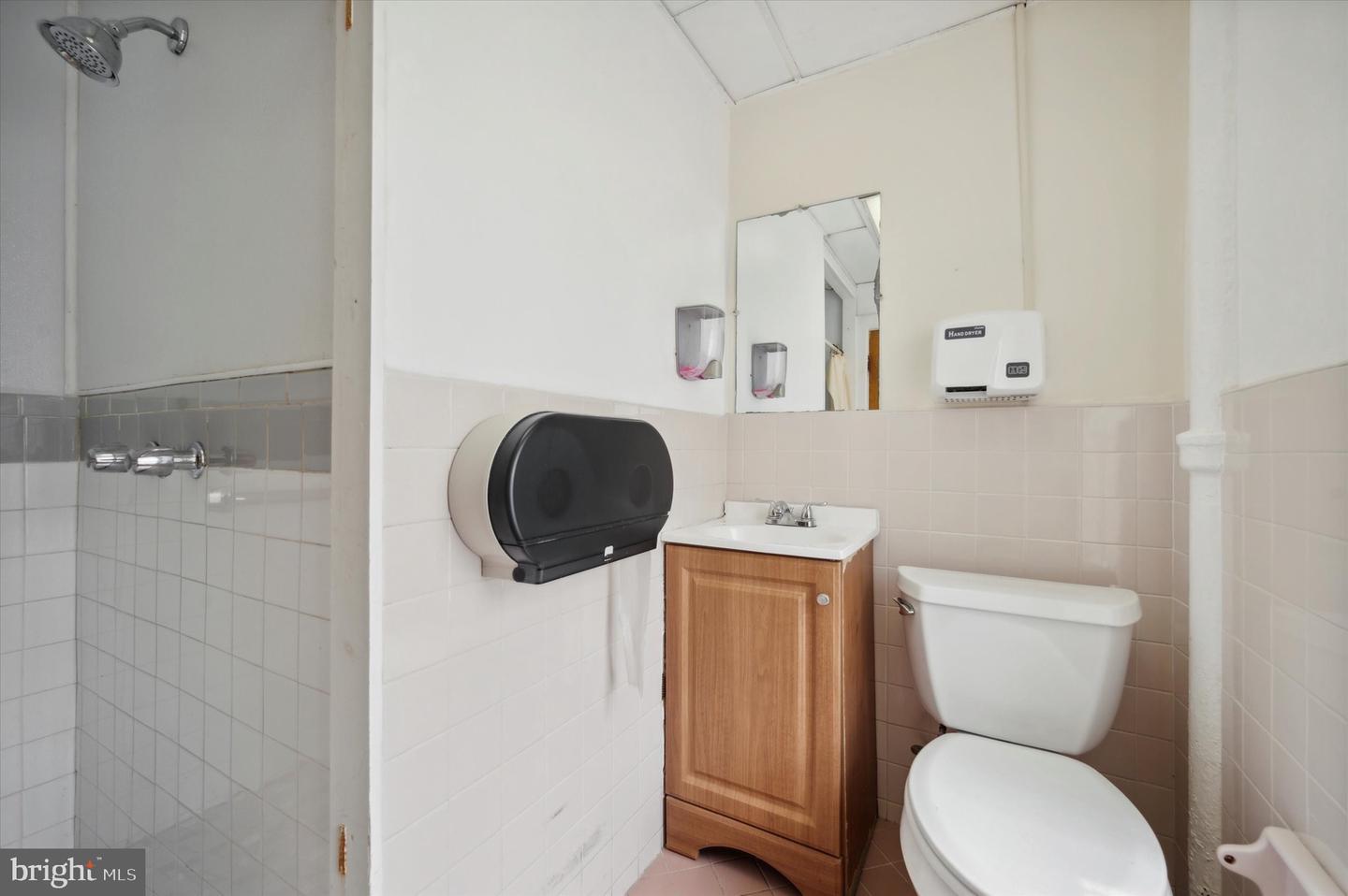 230 N 65th St Property Photo 11