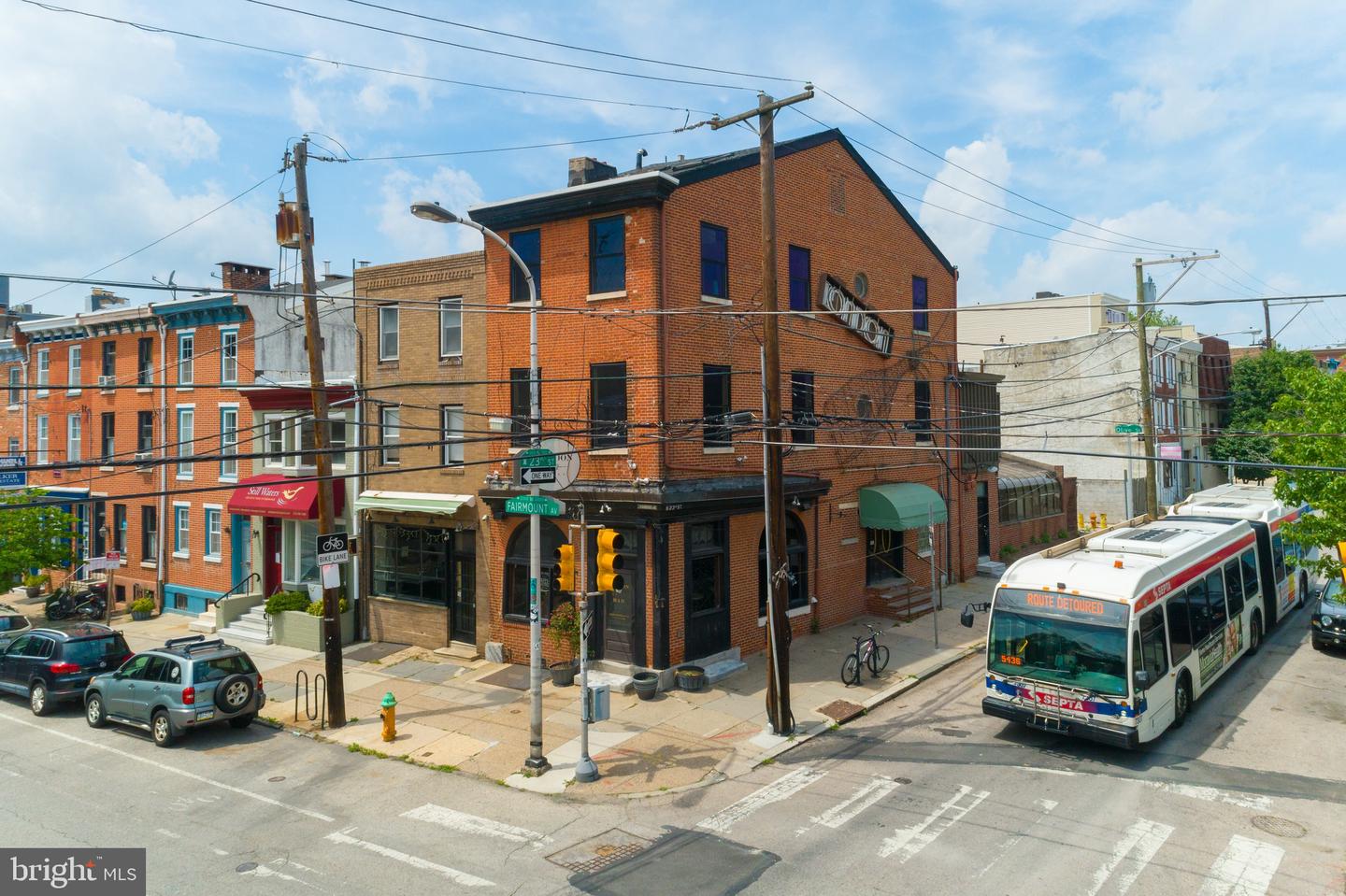 2301 Fairmount Ave Property Photo 4
