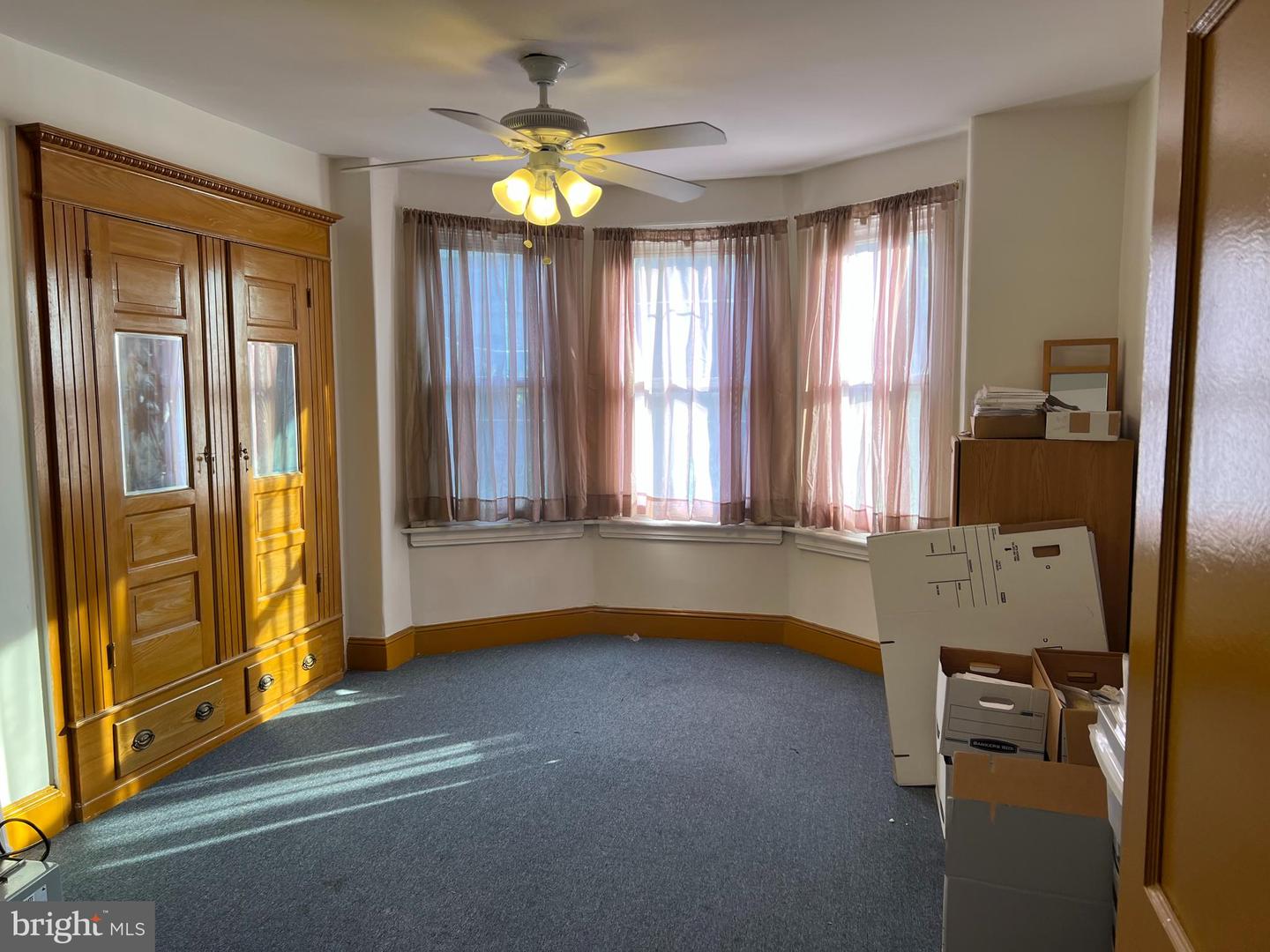 2320 E Allegheny Ave Property Photo 6