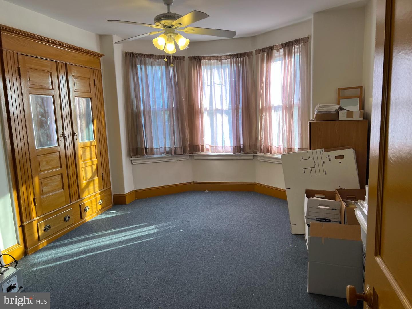 2320 E Allegheny Ave Property Photo 7