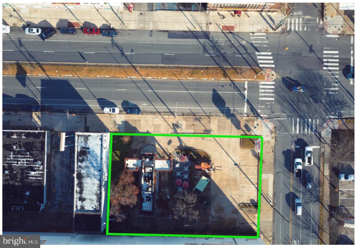 2000-8 W Oregon Ave Property Photo 5