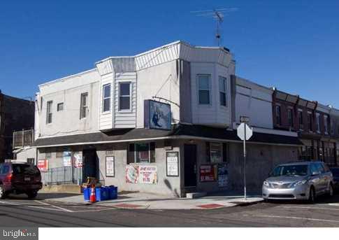 2762 E Pacific St Property Photo 2