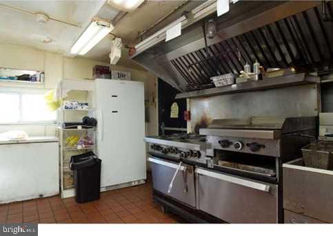 2762 E Pacific St Property Photo 6