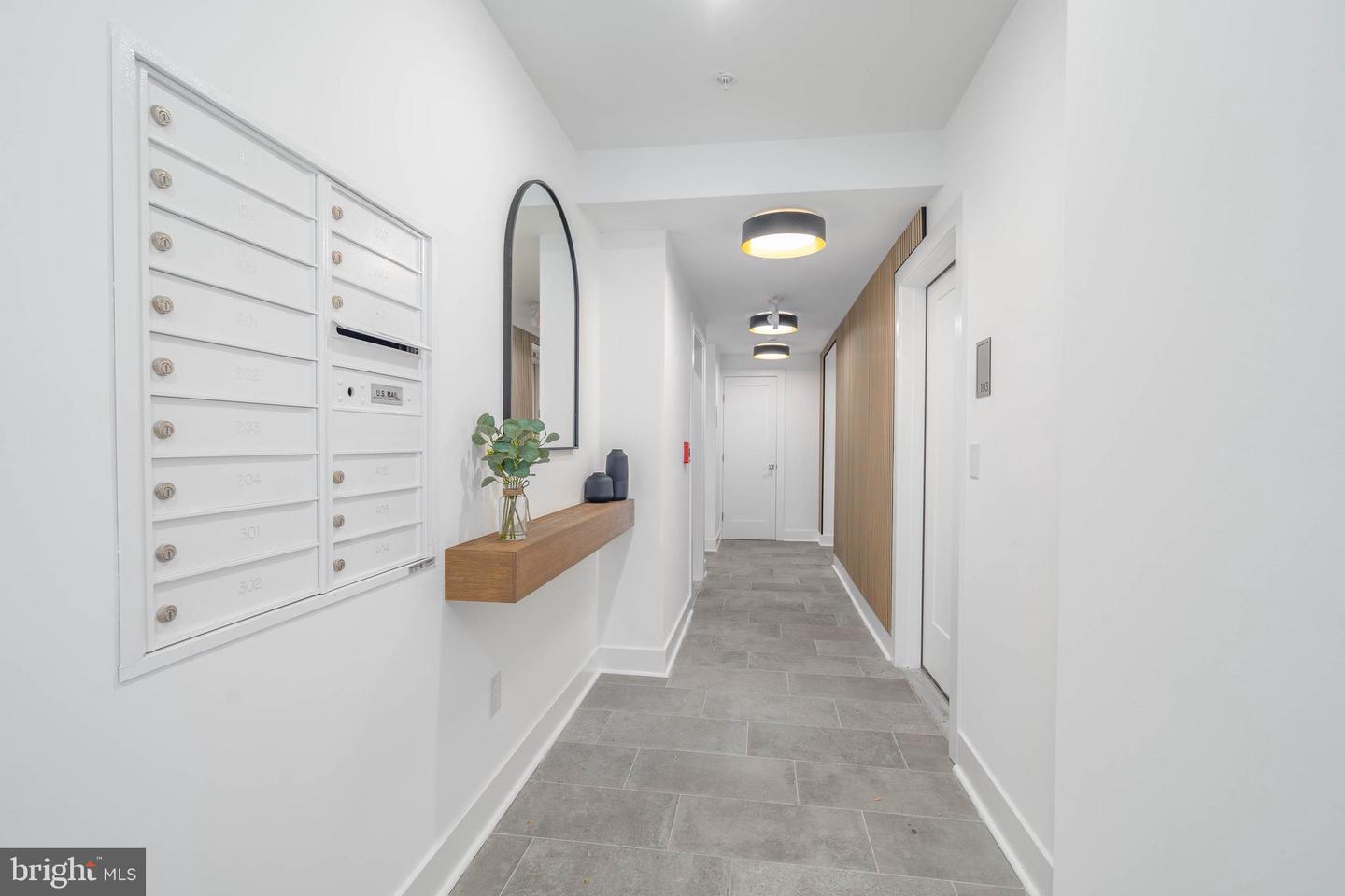 825 Bainbridge St #204 Property Photo 20
