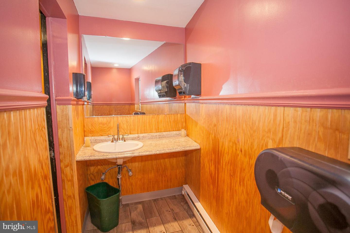 6053 Ridge Ave Property Photo 26