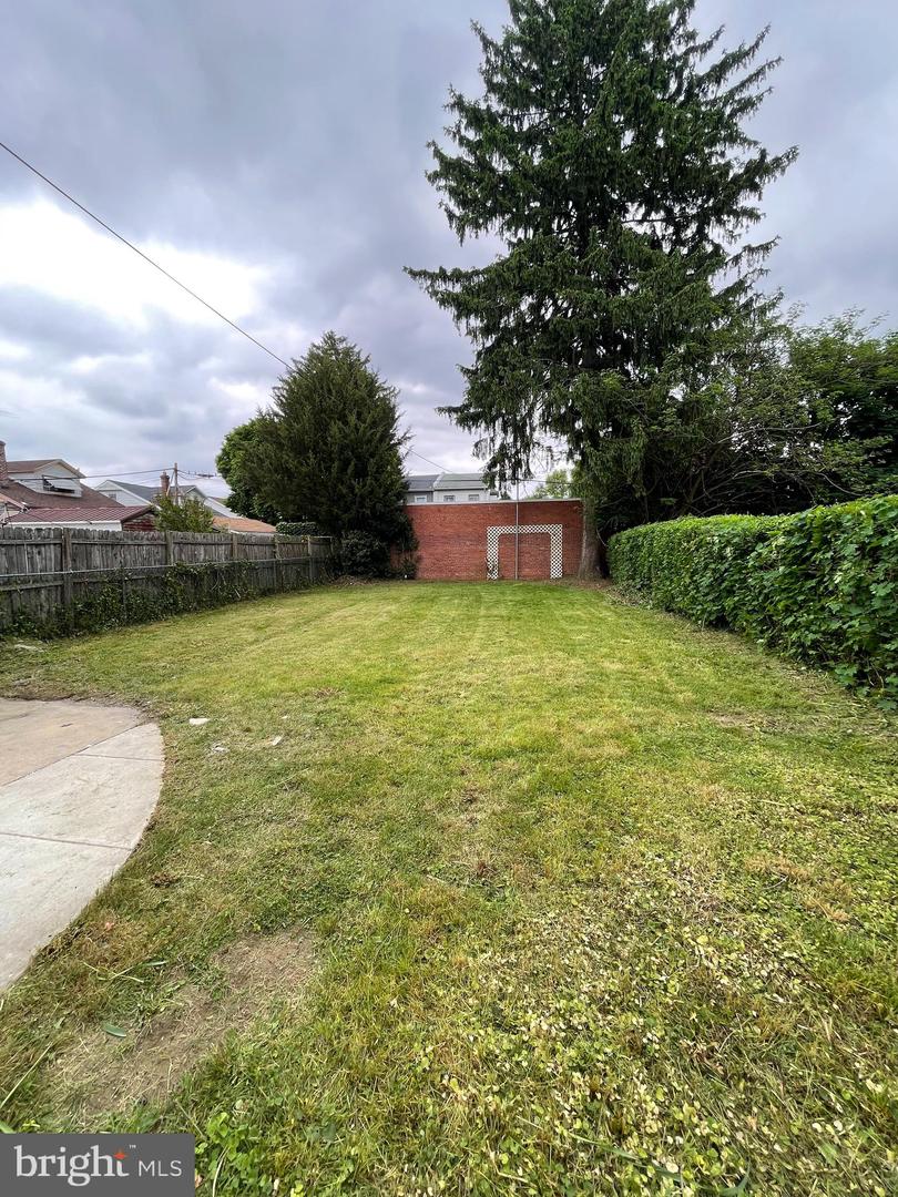 7429 Bingham St Property Photo 26