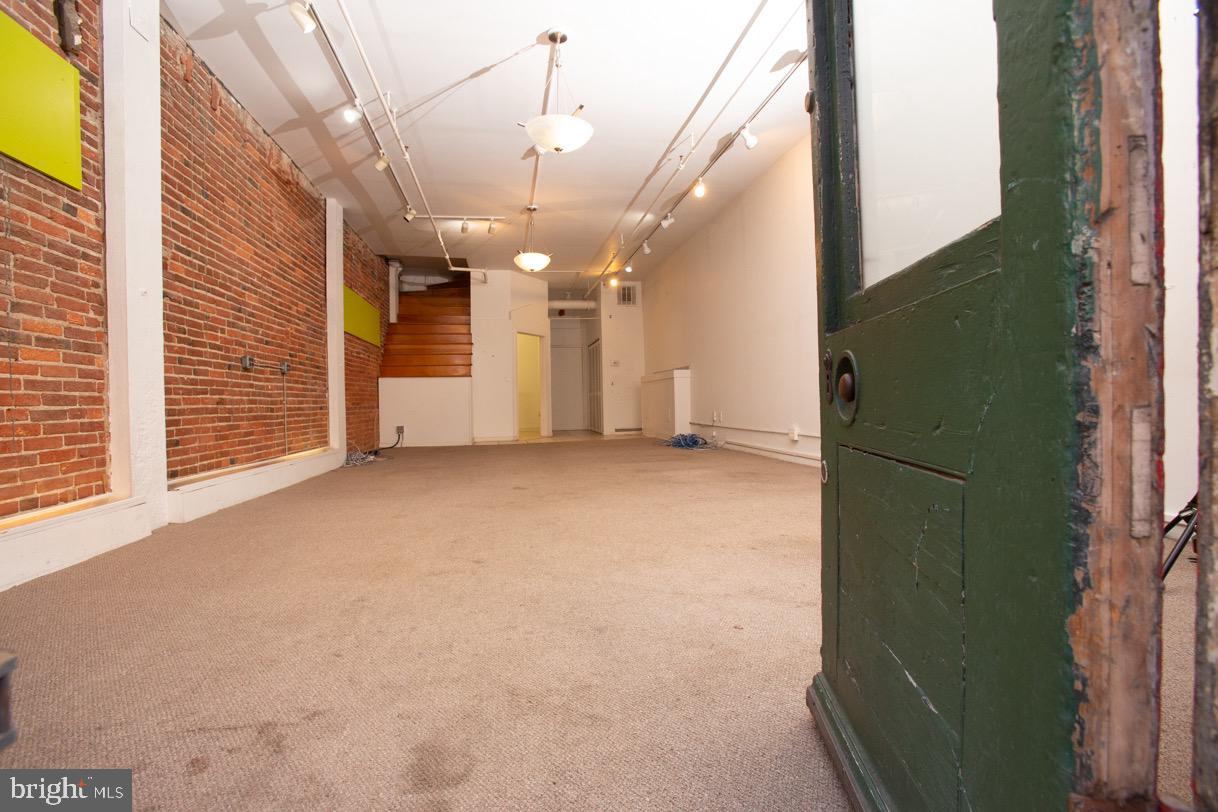 222 Church St #ground Floor Property Photo 4