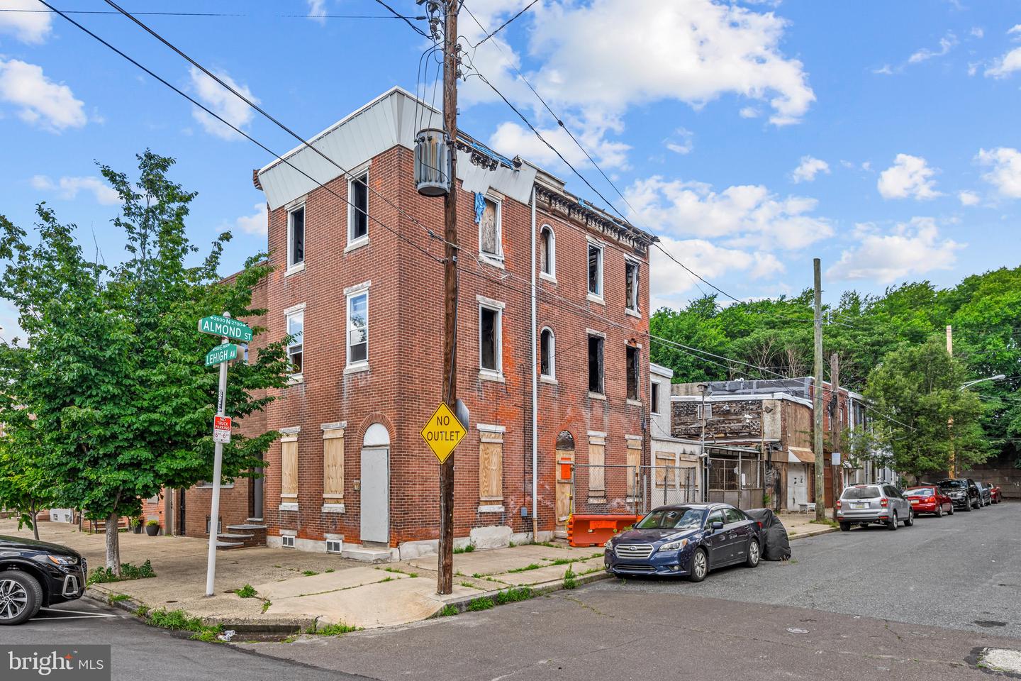 2565 E Lehigh Ave Property Photo 6