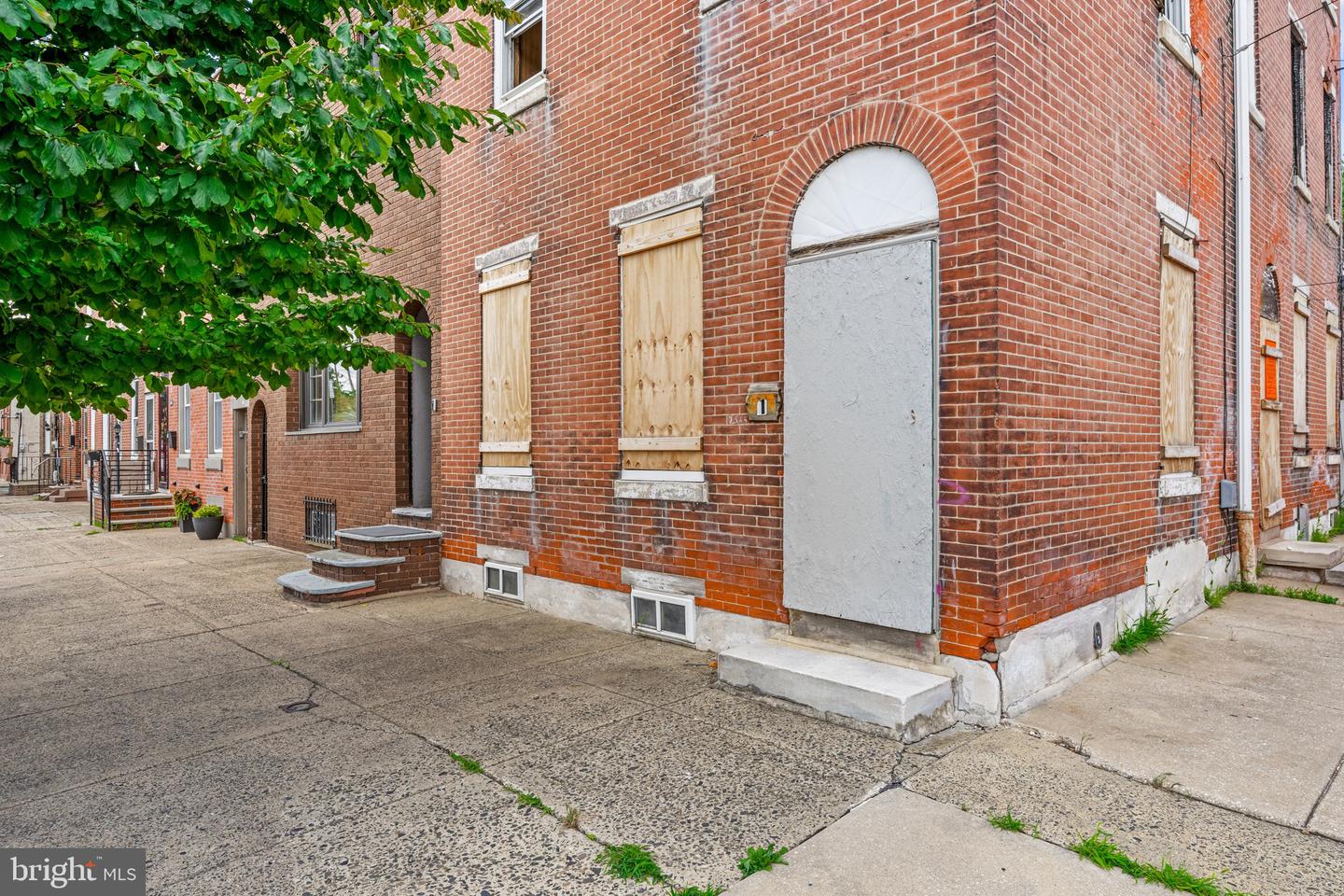 2565 E Lehigh Ave Property Photo 7