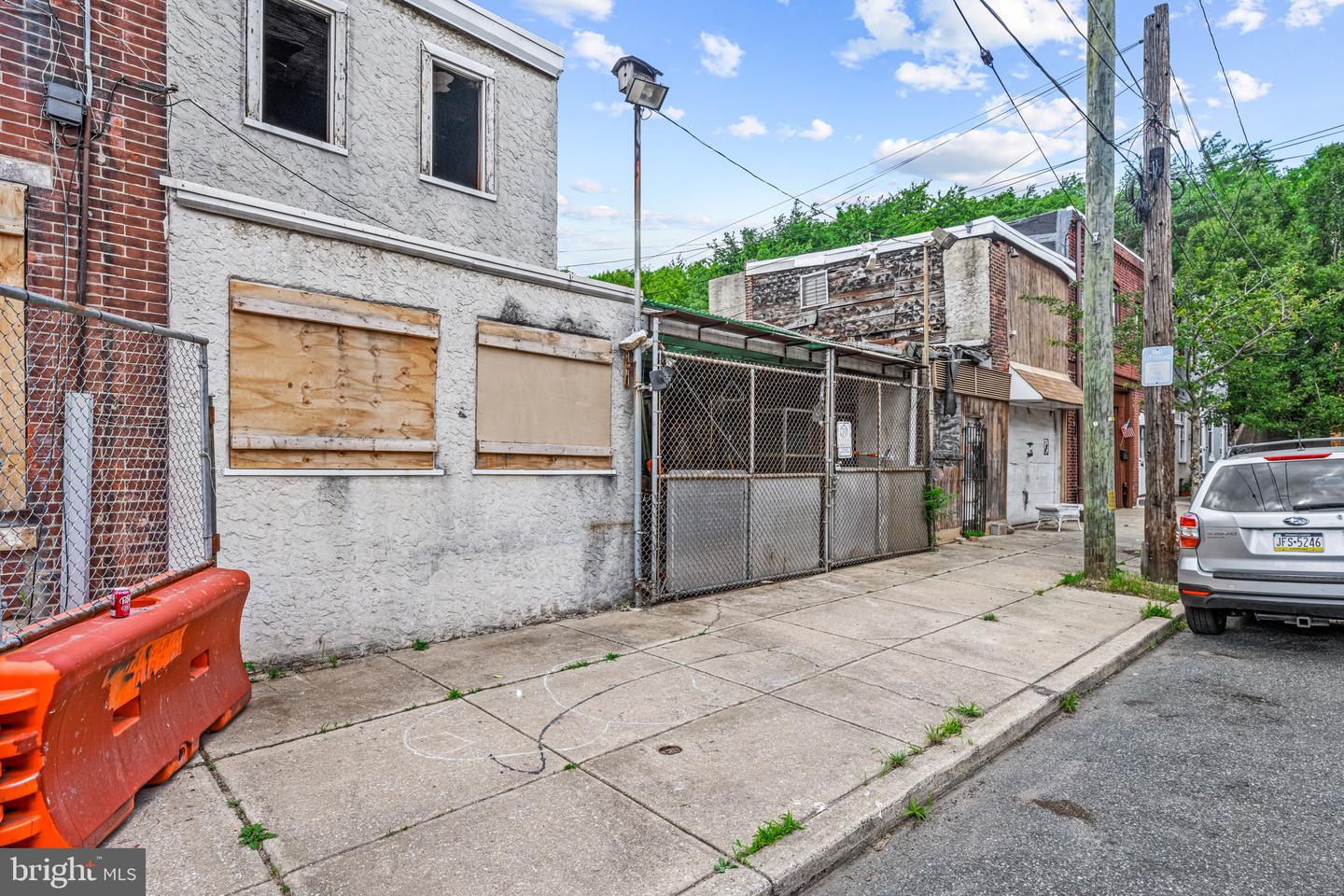 2565 E Lehigh Ave Property Photo 11
