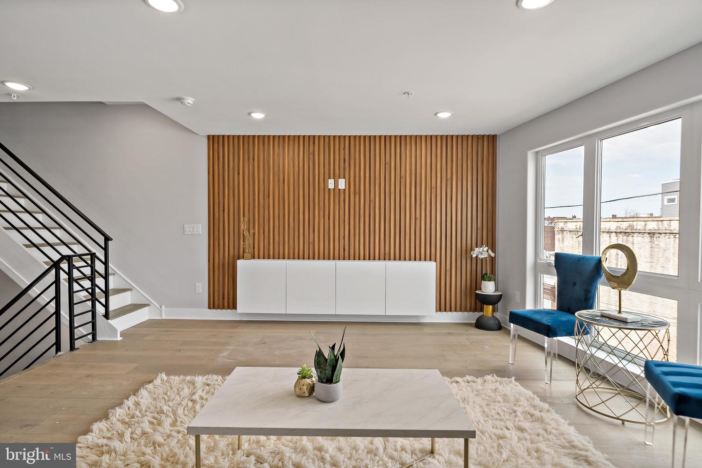 1811 S Orianna St #unit B Property Photo 1