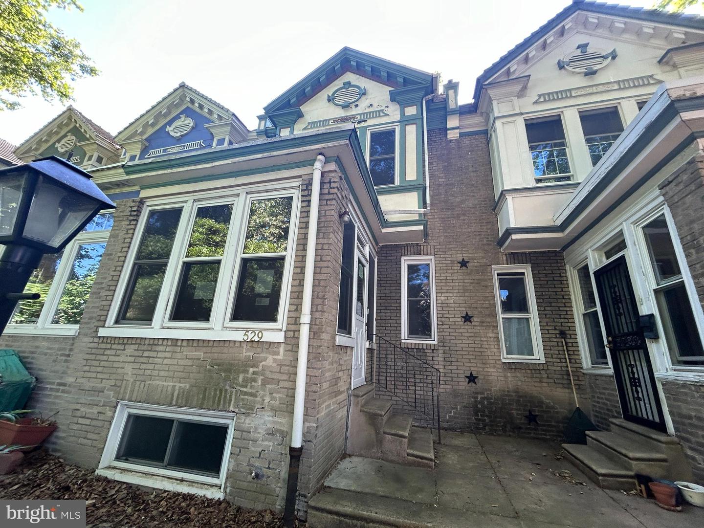 529 S Melville St Property Photo 1