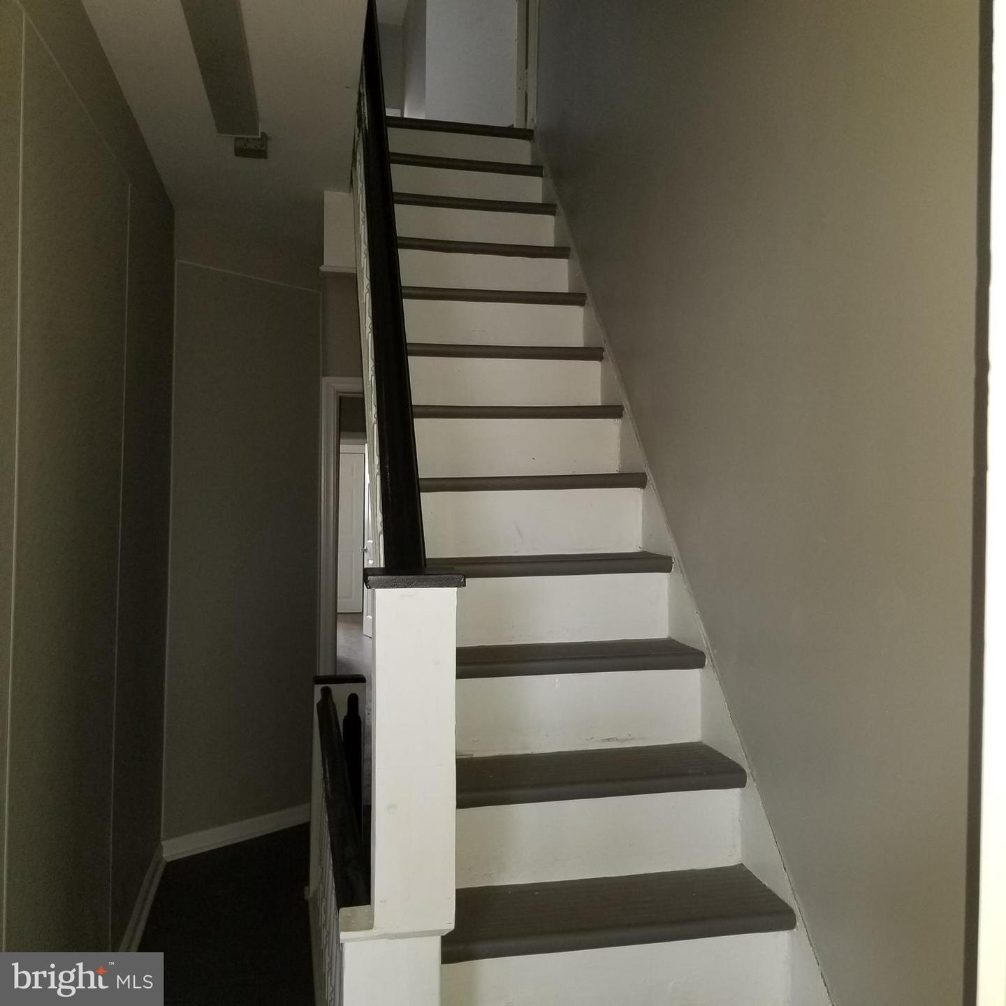 1112 Mifflin St #3 Property Photo 2
