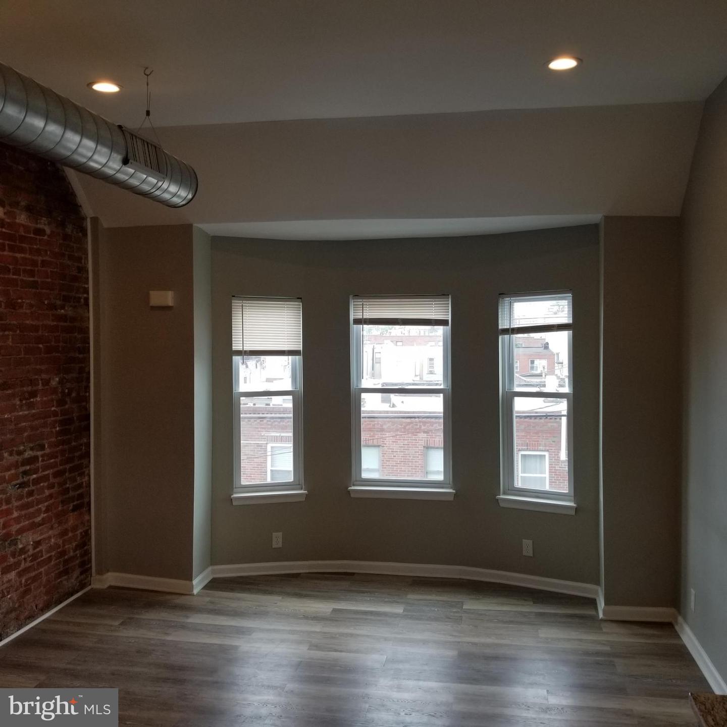 1112 Mifflin St #3 Property Photo 4