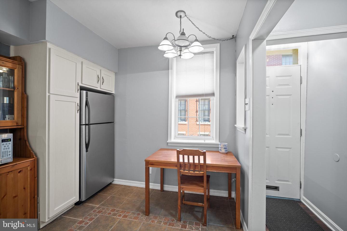 1704 Webster St Property Photo 3